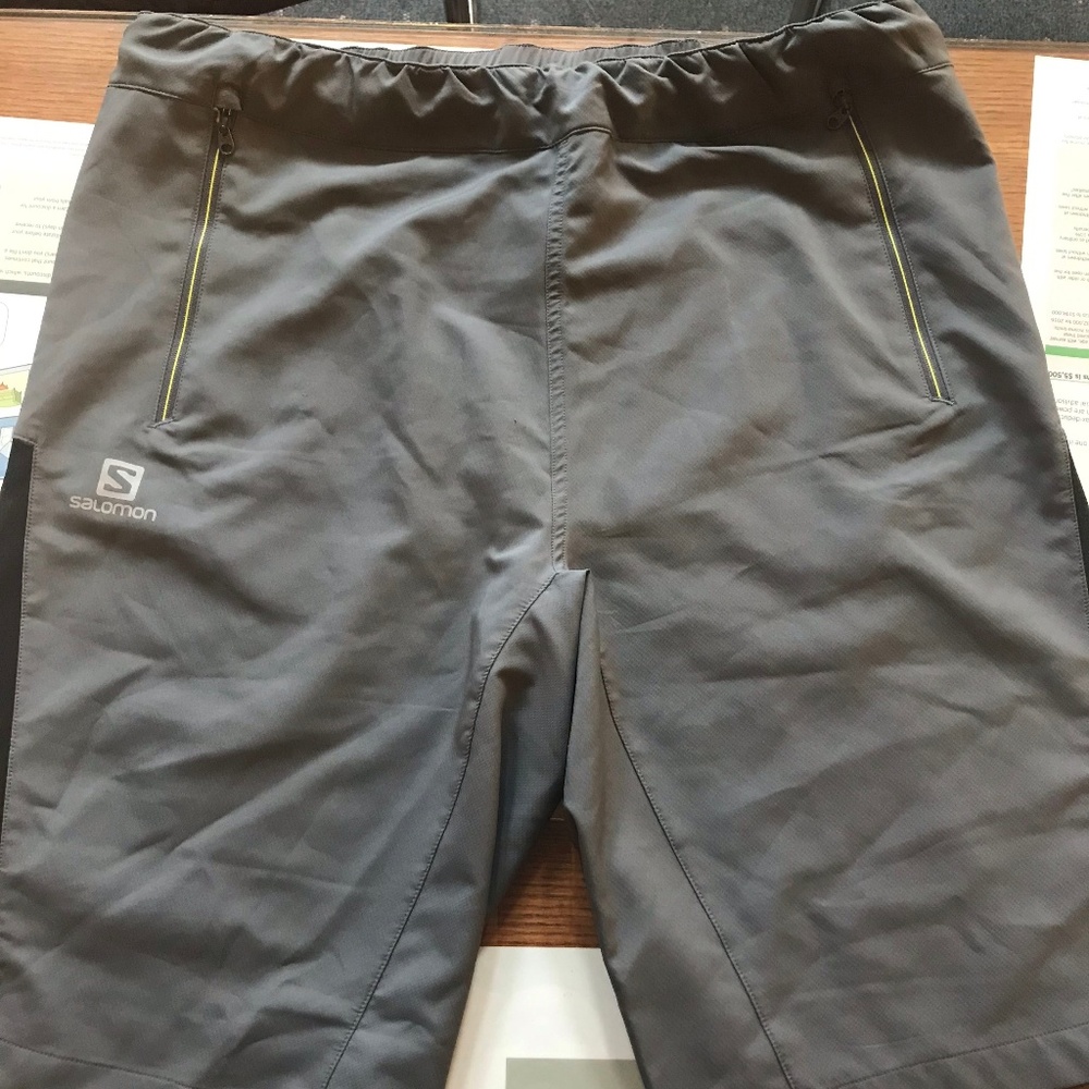 Salomon Mens shorts   Size L   34-35" x  12"